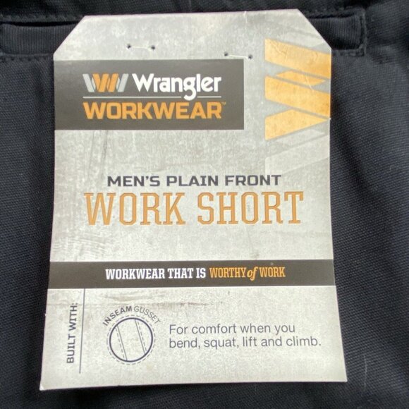 Wrangler Workwear Shorts Mens 36 x 12 Black Plain Front Inseam GusseI Sturdy - Picture 3 of 9
